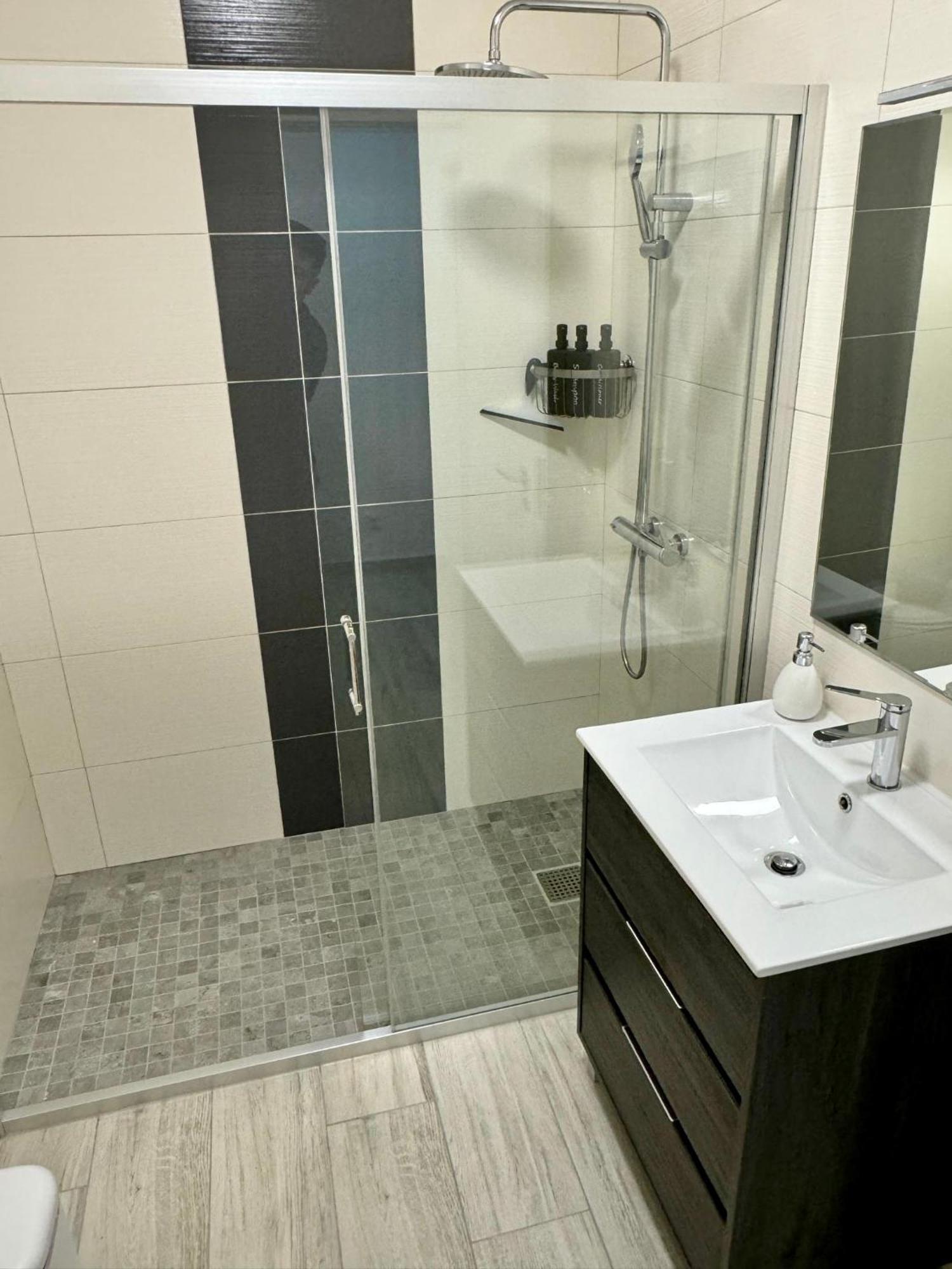 Princess Retreat Beautiful Modern Aprt 2 Min Walk From Quarteira Beach Exterior photo