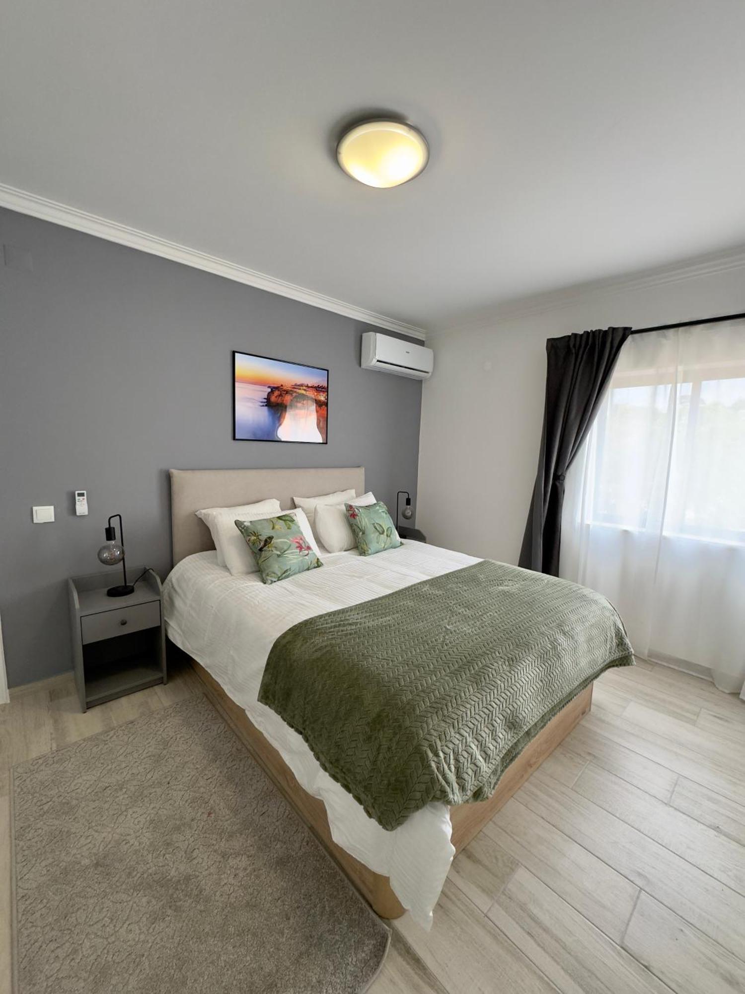 Princess Retreat Beautiful Modern Aprt 2 Min Walk From Quarteira Beach Exterior photo