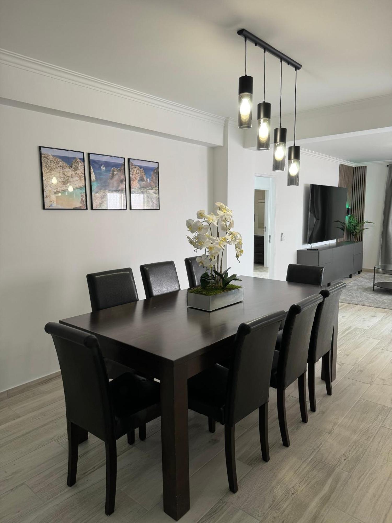 Princess Retreat Beautiful Modern Aprt 2 Min Walk From Quarteira Beach Exterior photo