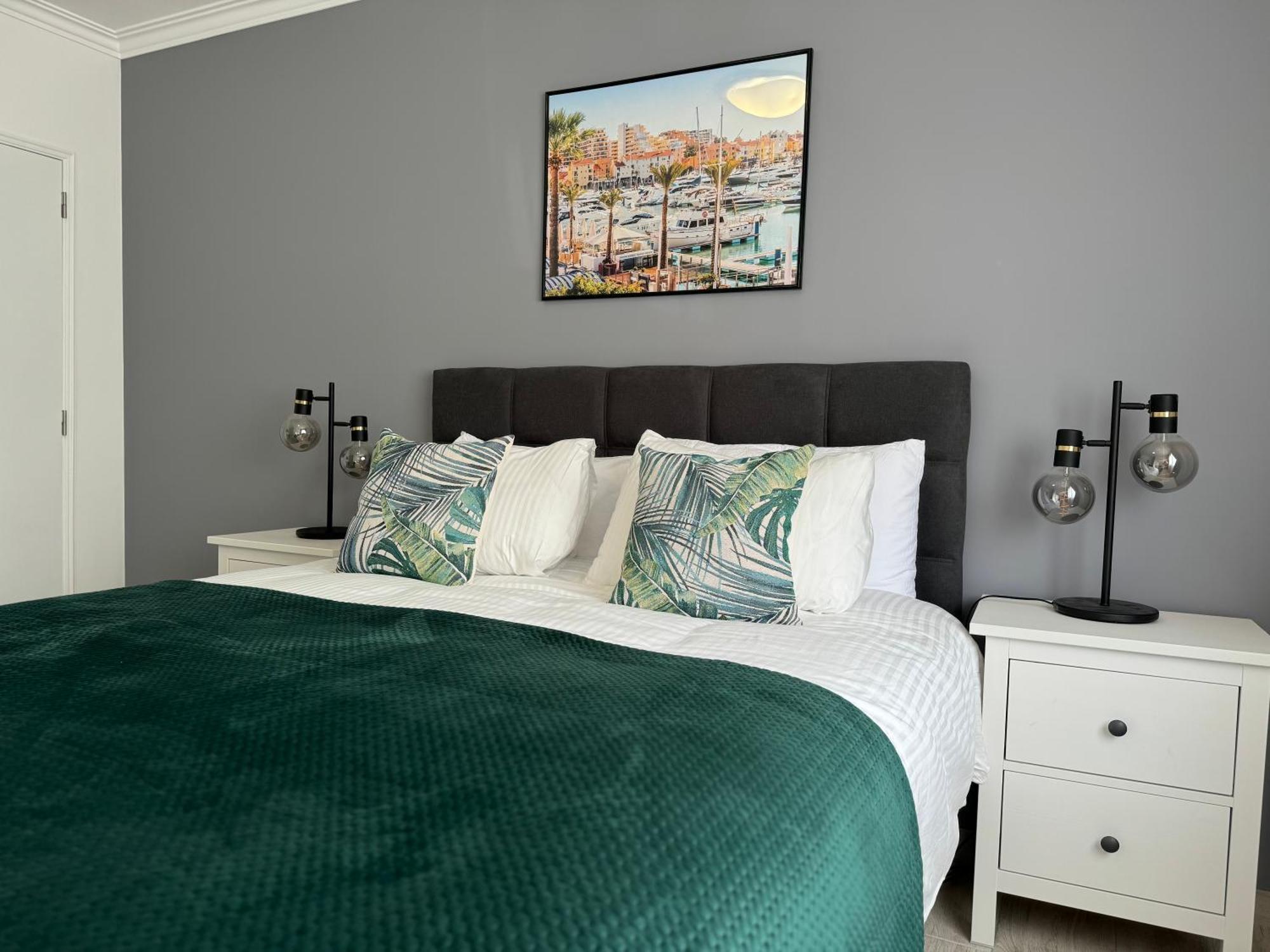 Princess Retreat Beautiful Modern Aprt 2 Min Walk From Quarteira Beach Exterior photo