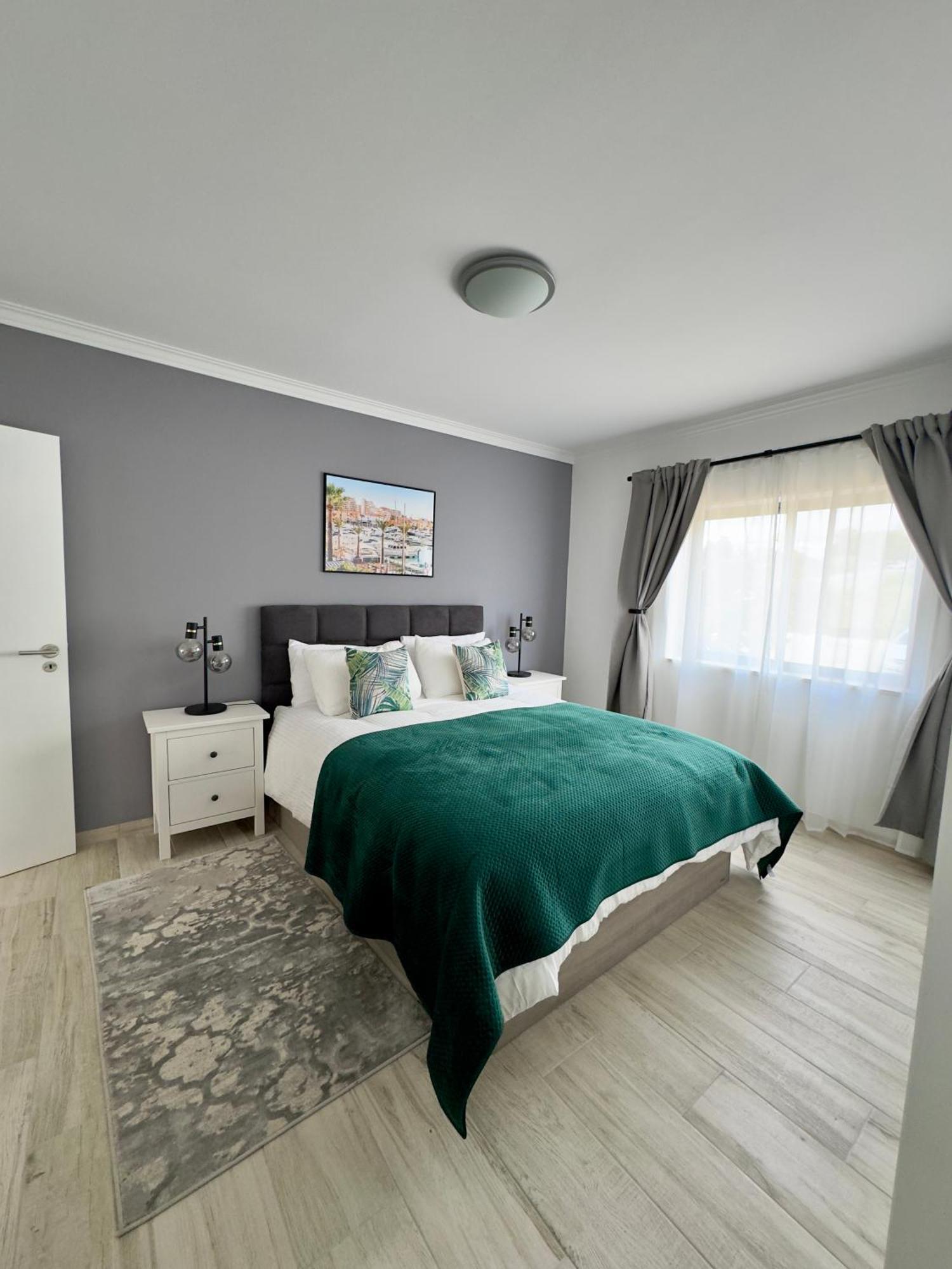Princess Retreat Beautiful Modern Aprt 2 Min Walk From Quarteira Beach Exterior photo