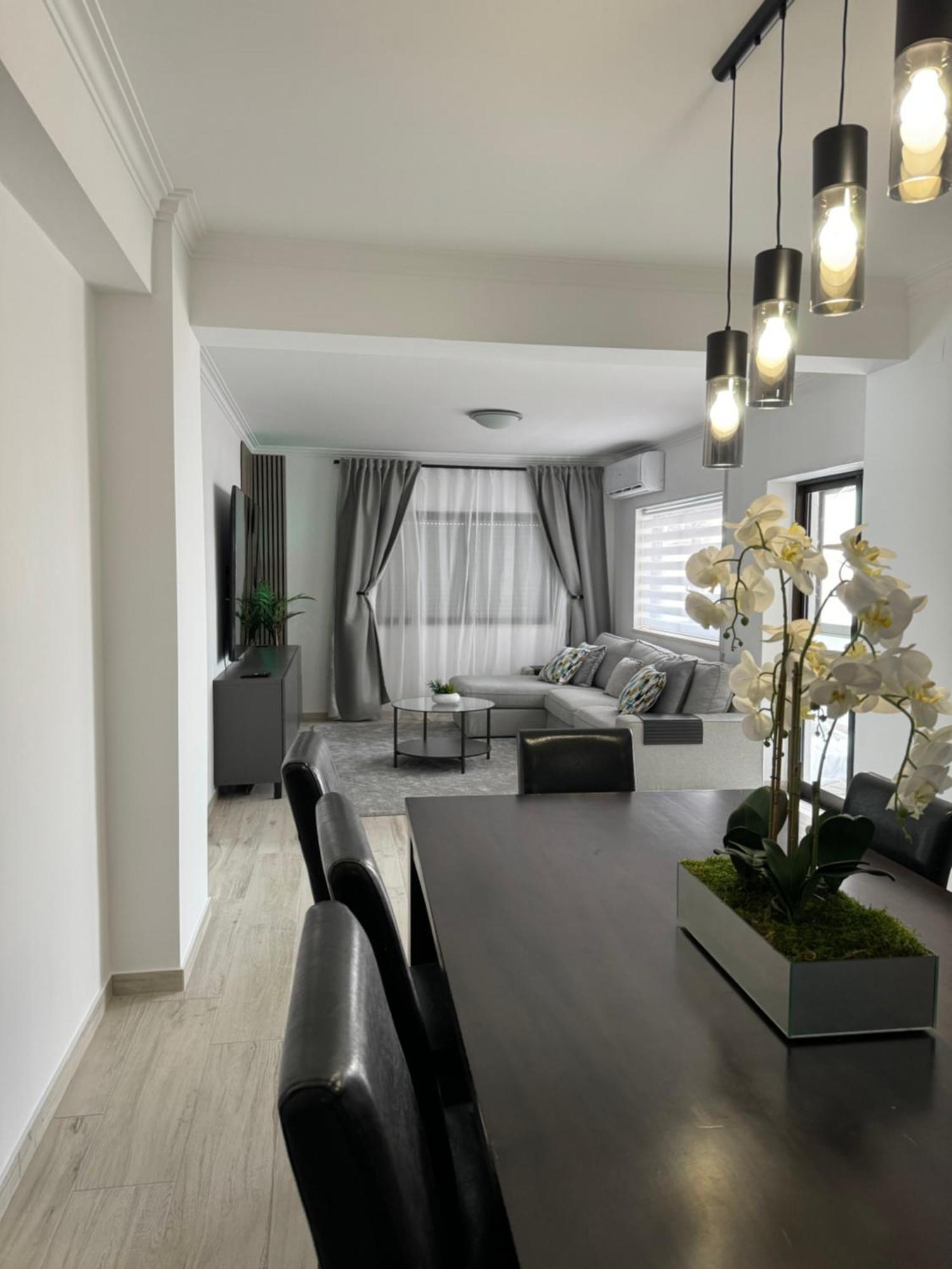 Princess Retreat Beautiful Modern Aprt 2 Min Walk From Quarteira Beach Exterior photo