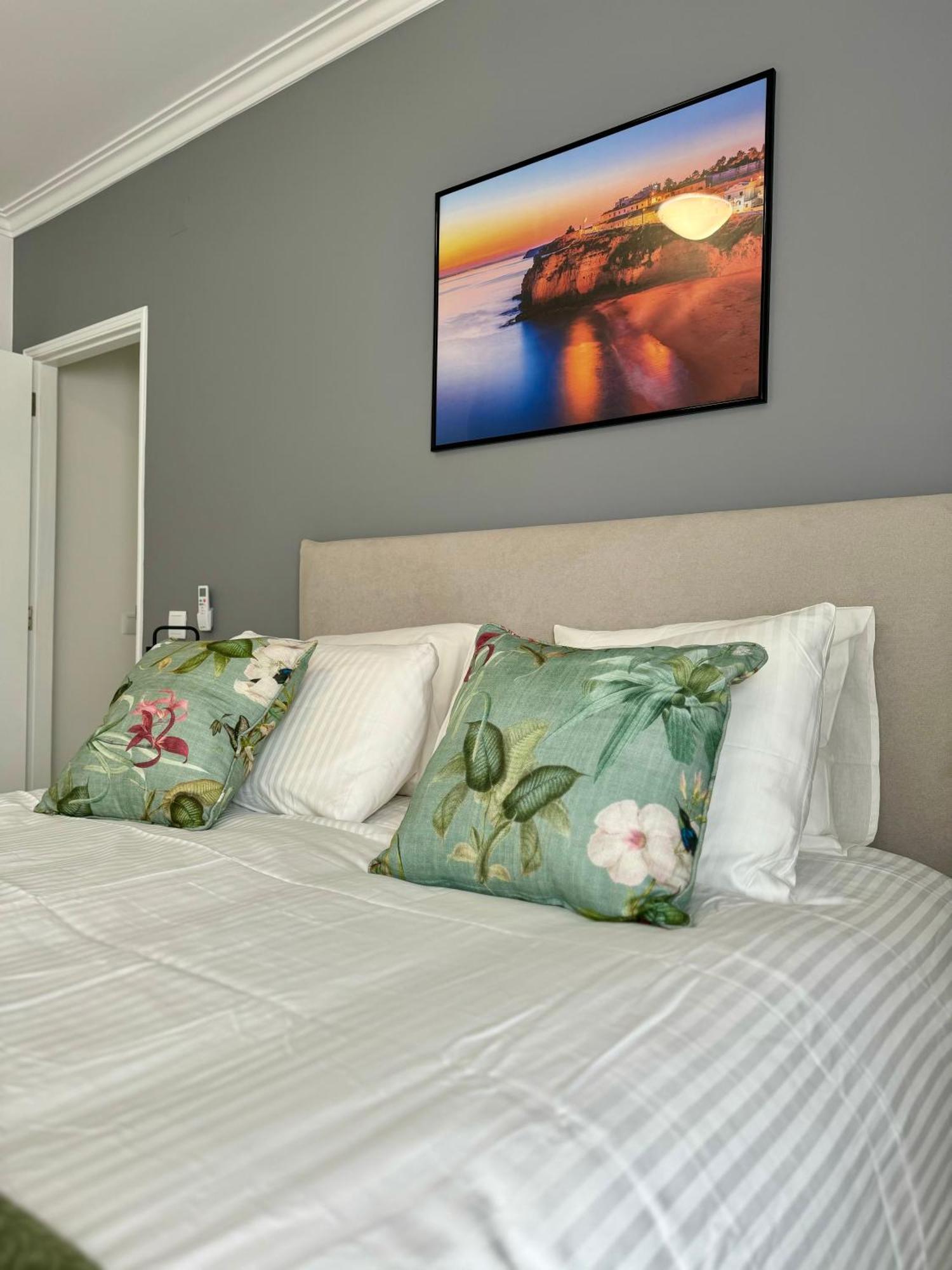 Princess Retreat Beautiful Modern Aprt 2 Min Walk From Quarteira Beach Exterior photo