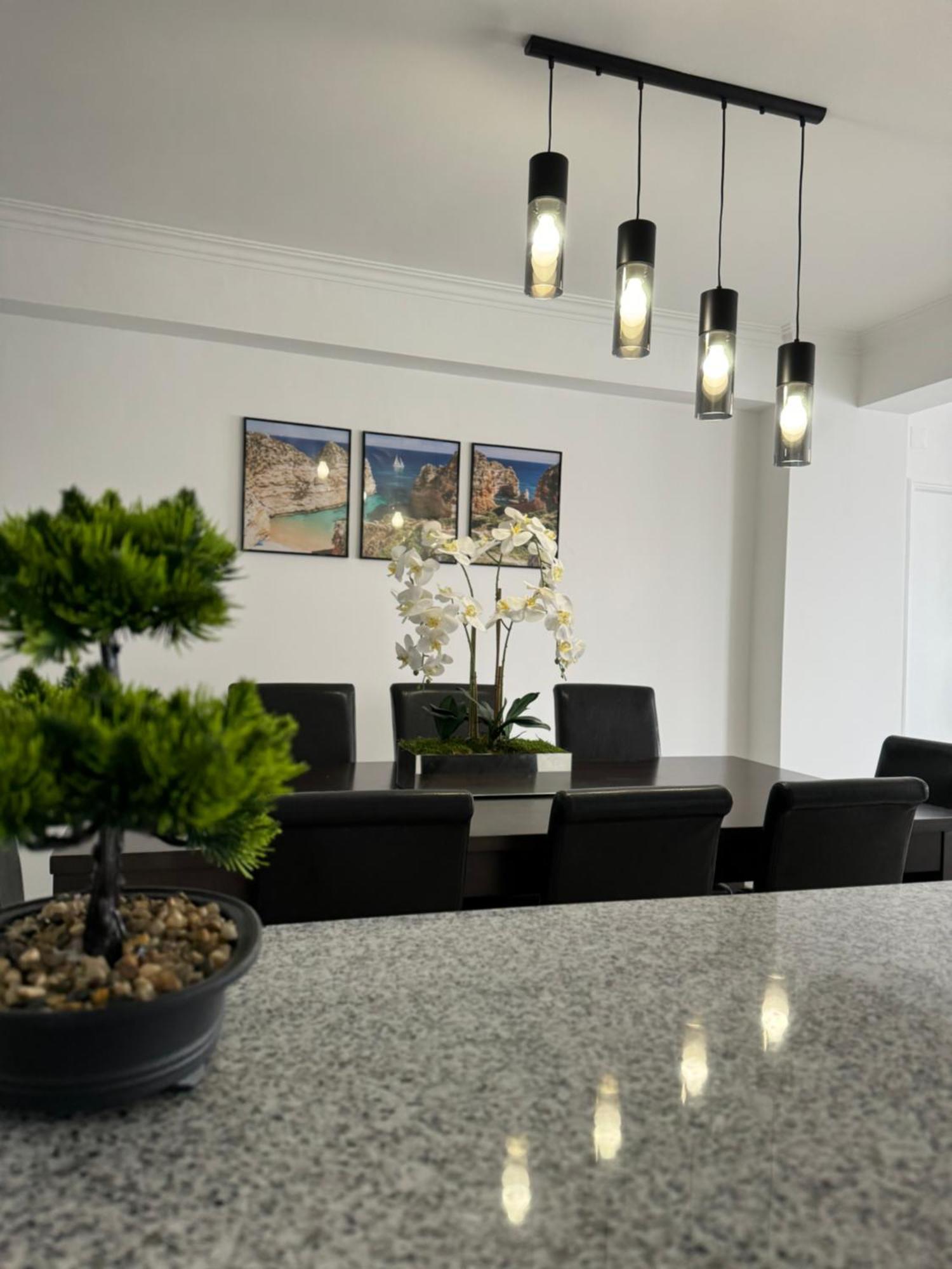 Princess Retreat Beautiful Modern Aprt 2 Min Walk From Quarteira Beach Exterior photo
