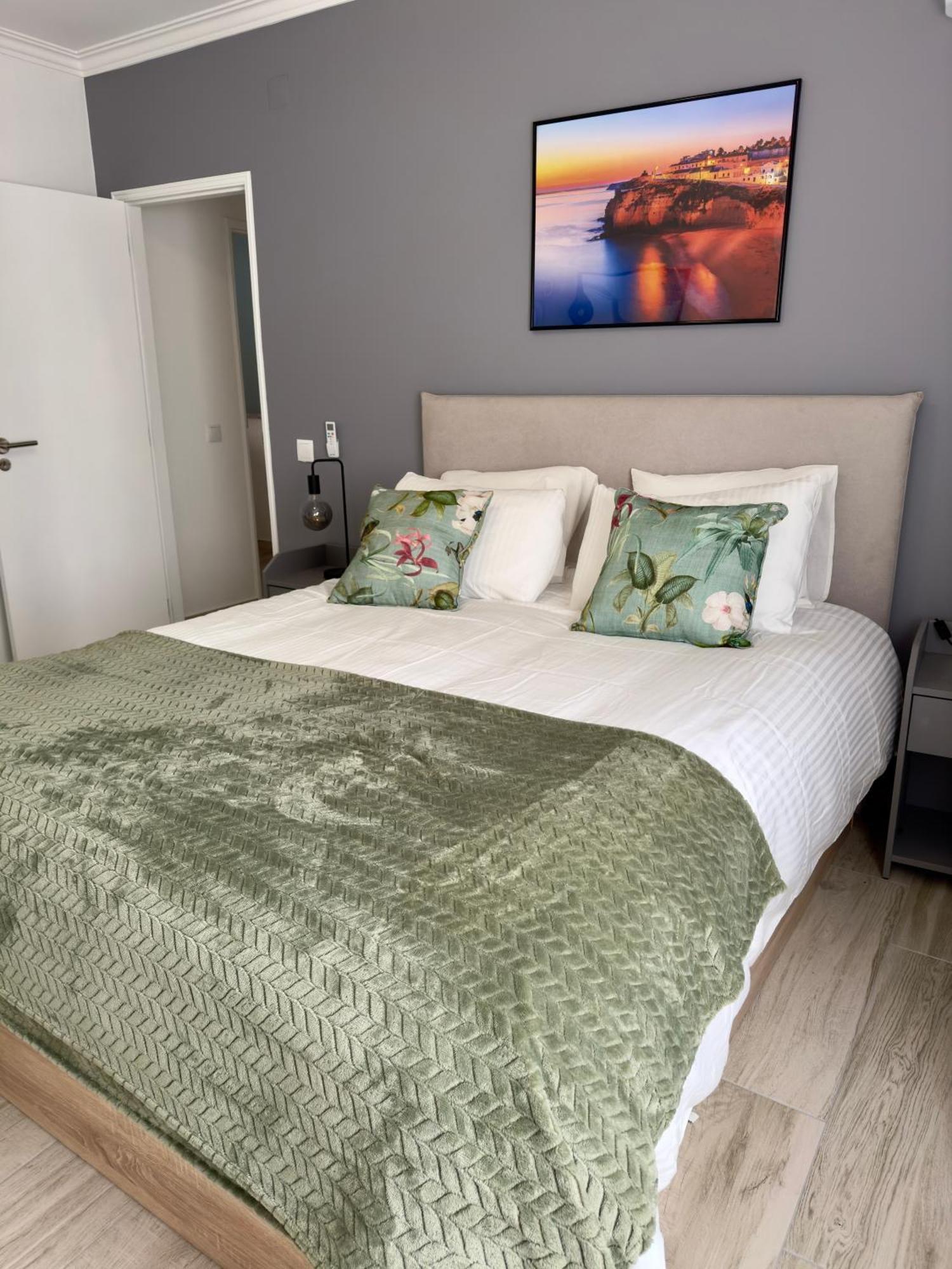 Princess Retreat Beautiful Modern Aprt 2 Min Walk From Quarteira Beach Exterior photo