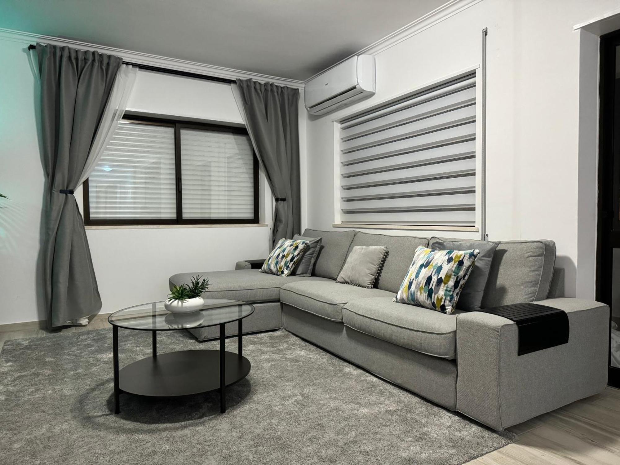Princess Retreat Beautiful Modern Aprt 2 Min Walk From Quarteira Beach Exterior photo